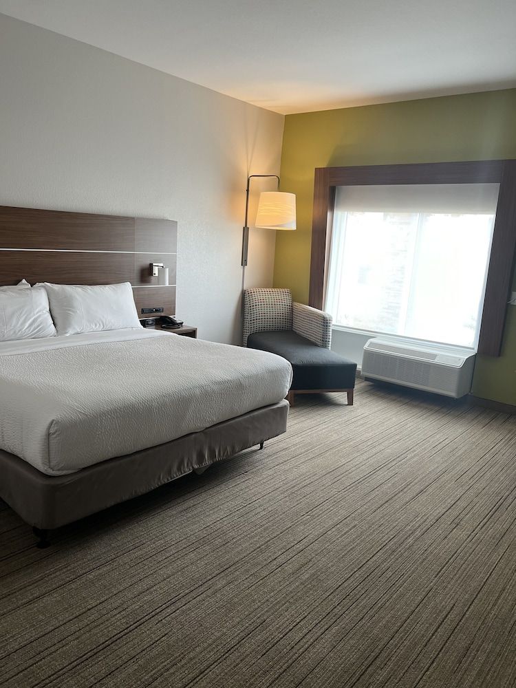 Standard Room, 1 King Bed, Accessible (Communications Accessible)