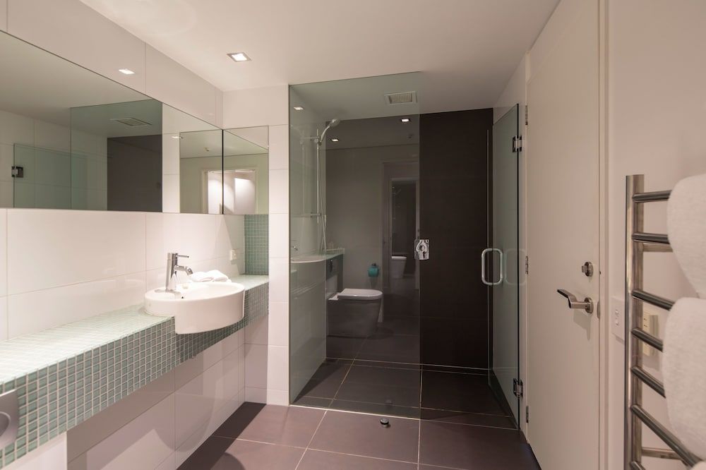 Panorama Terrace Apartments, Element Escapes Apartment, 3 Bedrooms, Lake View 6