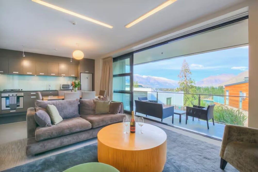 Panorama Terrace Apartments, Element Escapes Apartment, 2 Bedrooms, Balcony, Lake View 8