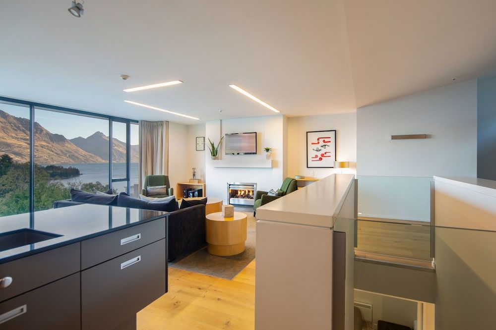 Panorama Terrace Apartments, Element Escapes Apartment, 3 Bedrooms, Lake View 10