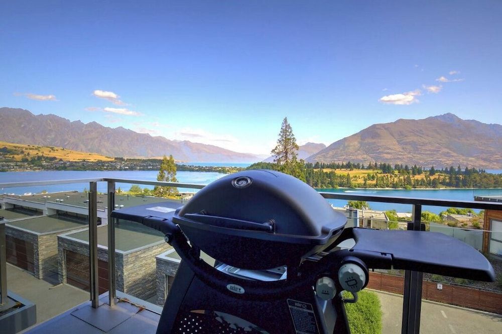 Panorama Terrace Apartments, Element Escapes Apartment, 2 Bedrooms, Balcony, Lake View 3