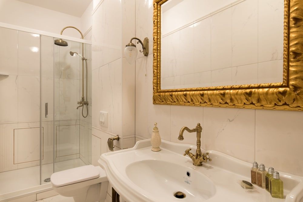 Central Square Heritage Hotel Deluxe Double Room, Street View 15