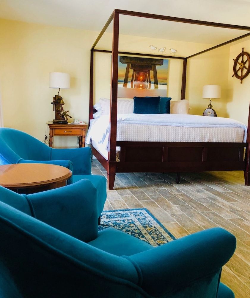 Seafoam Lodge Room, 1 King Bed, Accessible