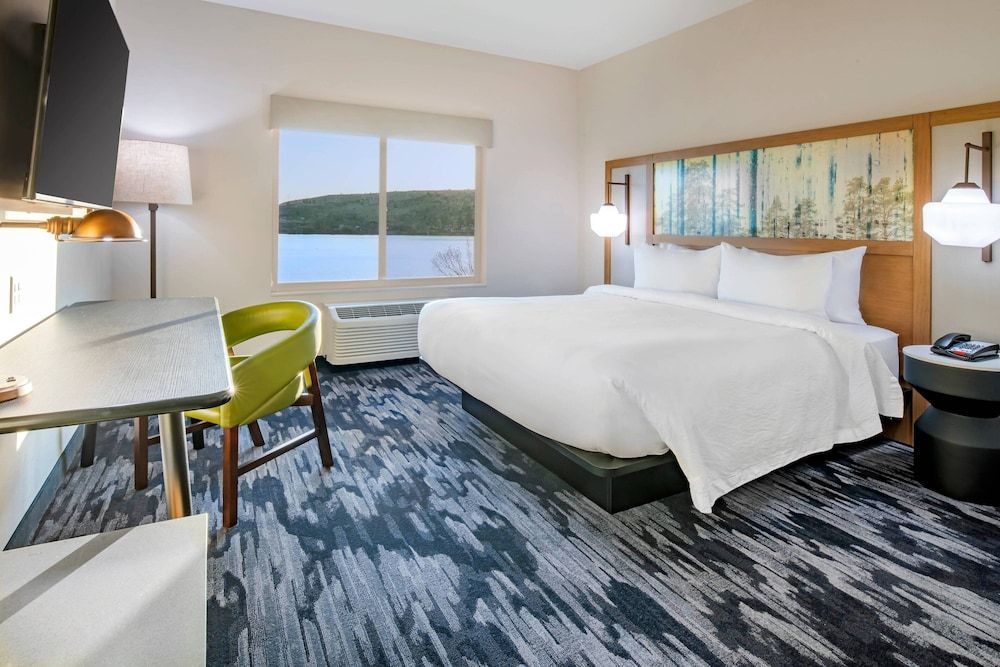 Room, 1 King Bed (Hearing Accessible)