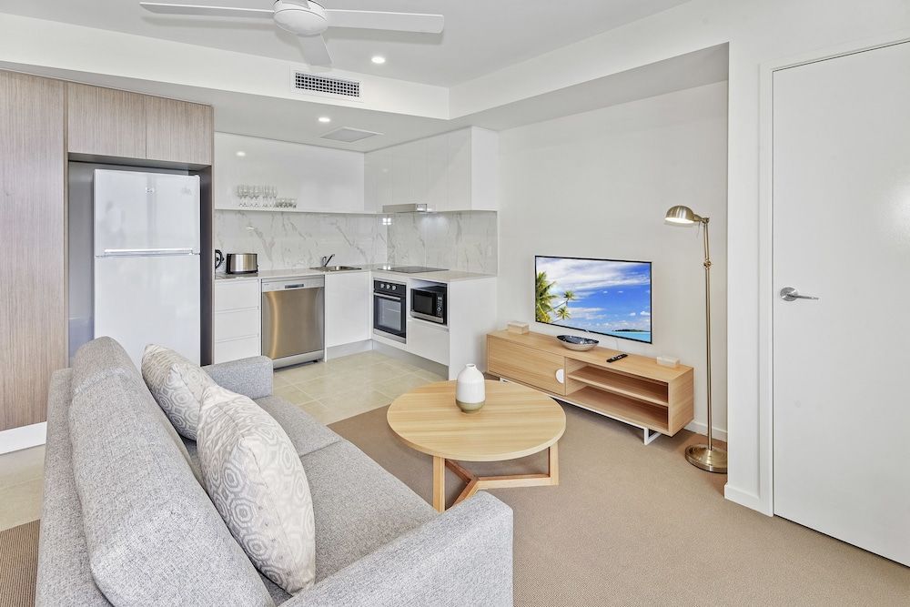 Aquarius Kawana Standard Double or Twin Room, 1 Bedroom, Lake View 9