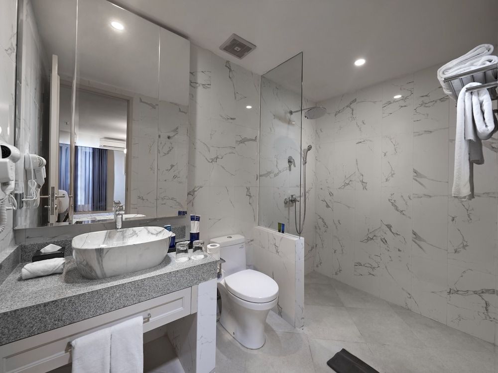 Suite (ASTON)