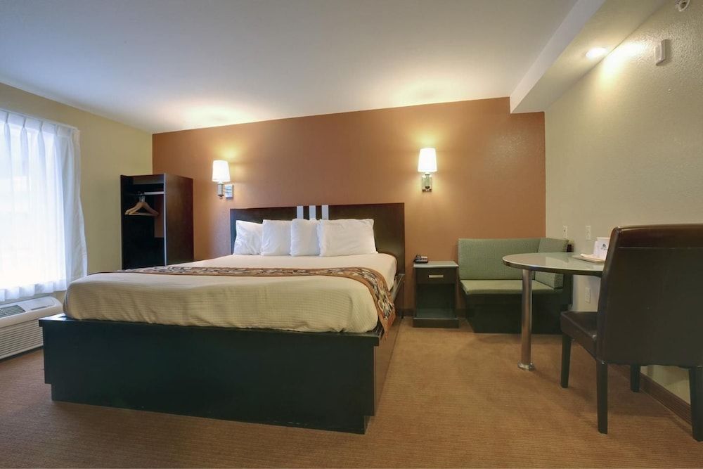 Suite, 1 King Bed, Non Smoking