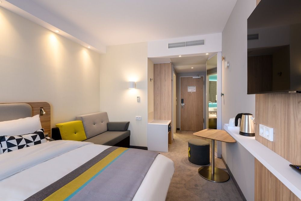 Standard Room, 1 Queen Bed with Sofa bed