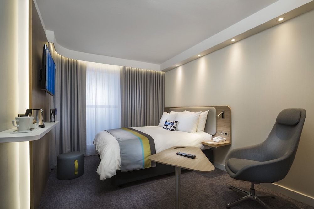 Standard Room, 1 Queen Bed, Accessible