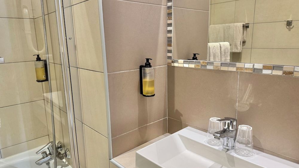 Hôtel Helvétique Double Classic room 5