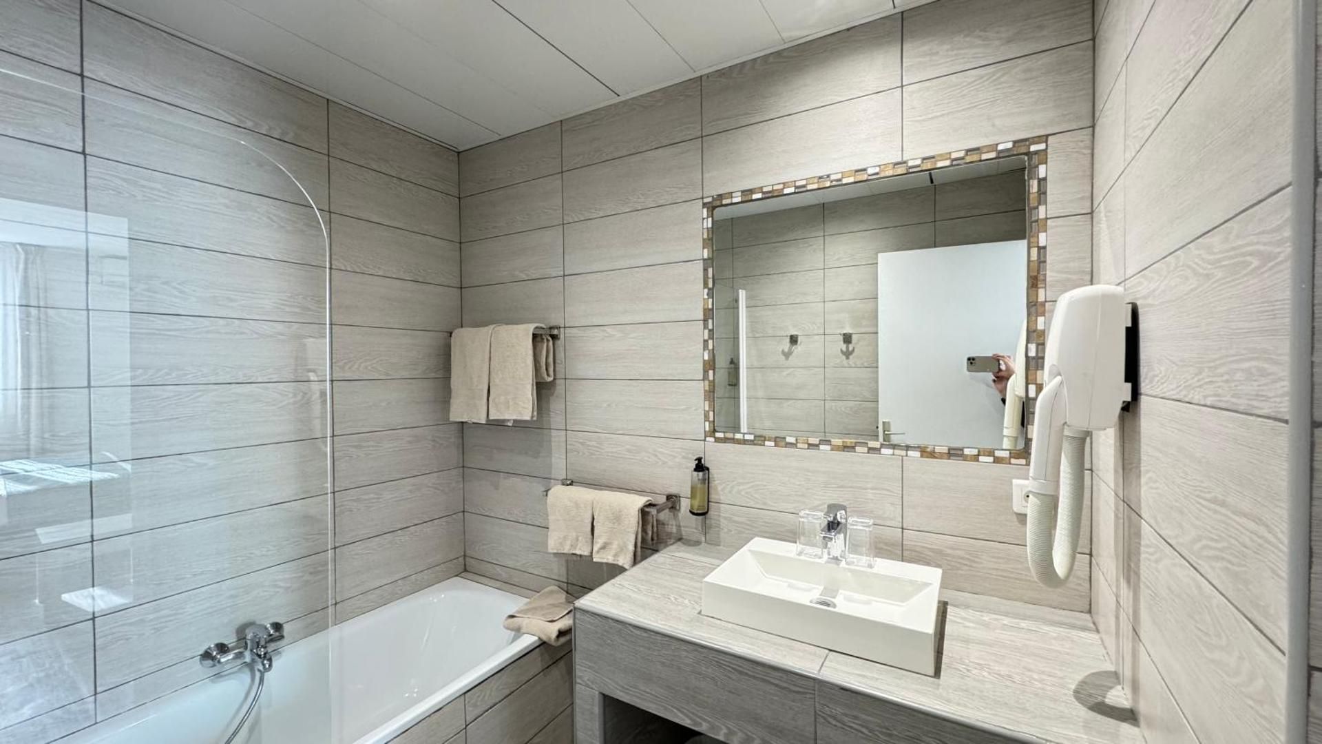 undefined Hôtel Helvétique 10