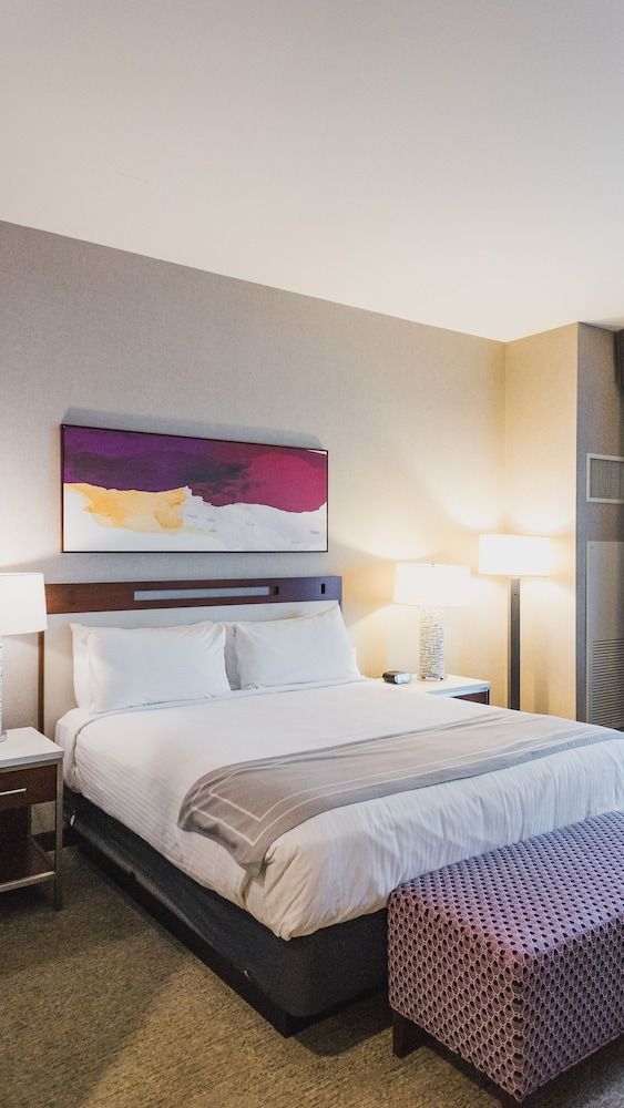 Deluxe Room, 1 King Bed, Smoking