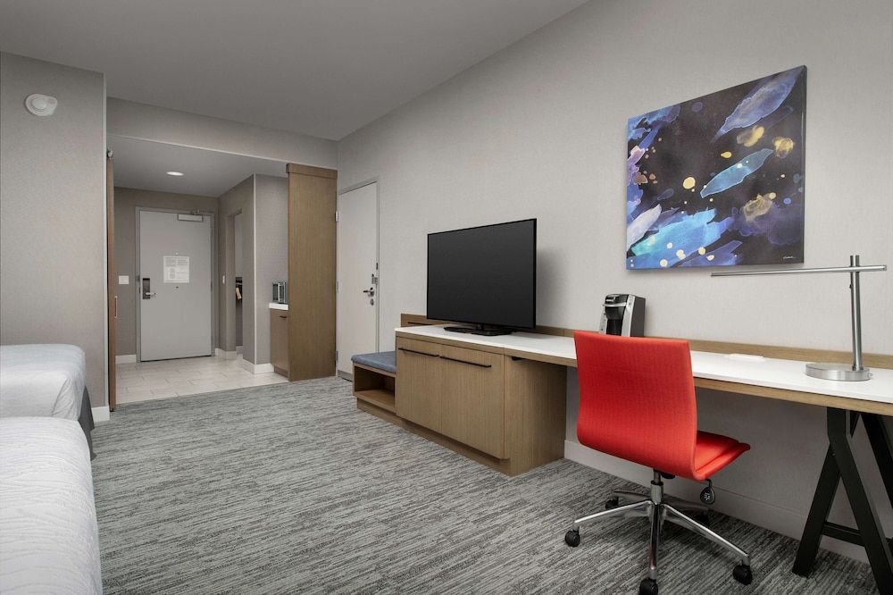 Hilton Garden Inn San Jose Airport Room, 2 Queen Beds, Accessible, Bathtub 3