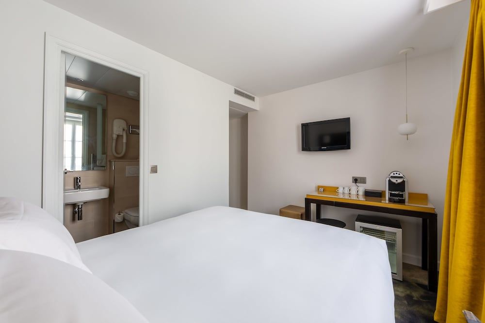Hôtel 15 Montparnasse Standard Double Room, 1 Double Bed 7