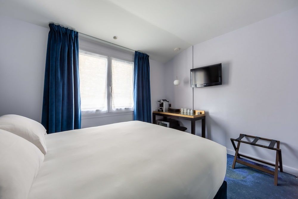 Hôtel 15 Montparnasse Standard Double Room, 1 Double Bed 9