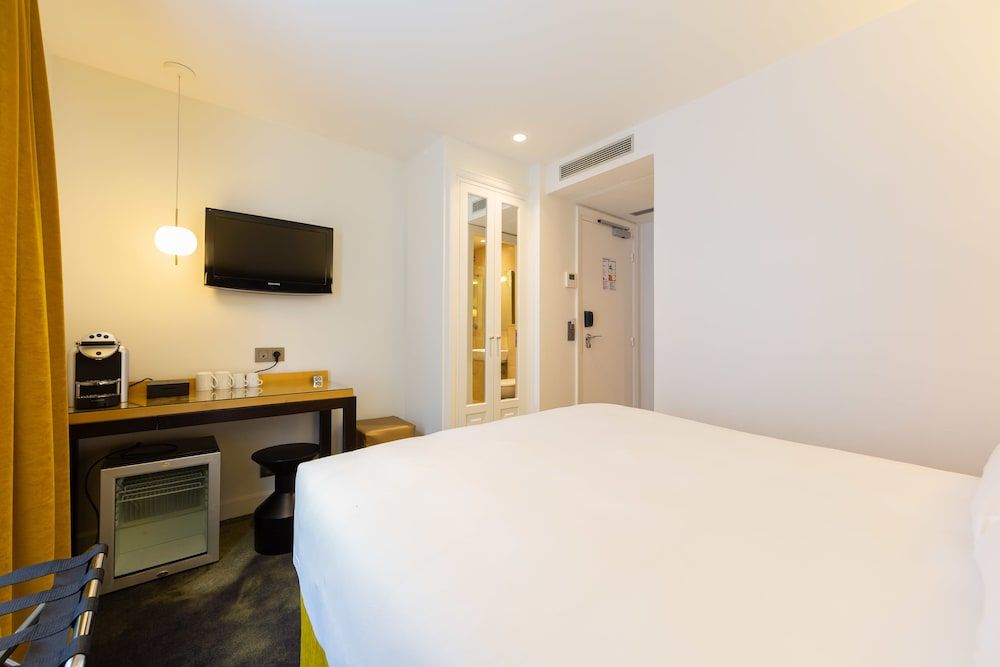 Hôtel 15 Montparnasse Standard Double Room, 1 Double Bed 4