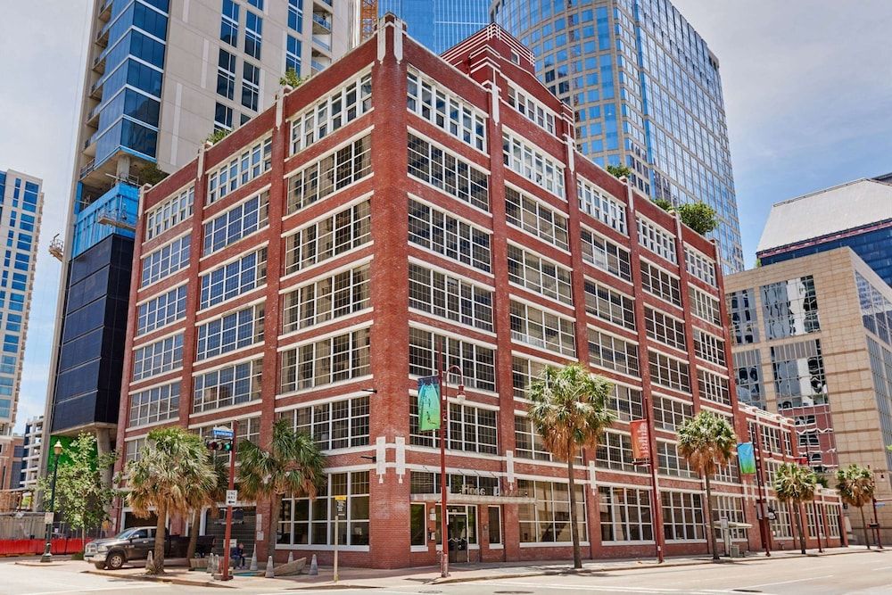 undefined Reside Houston Dwntwn, Wyndham 6