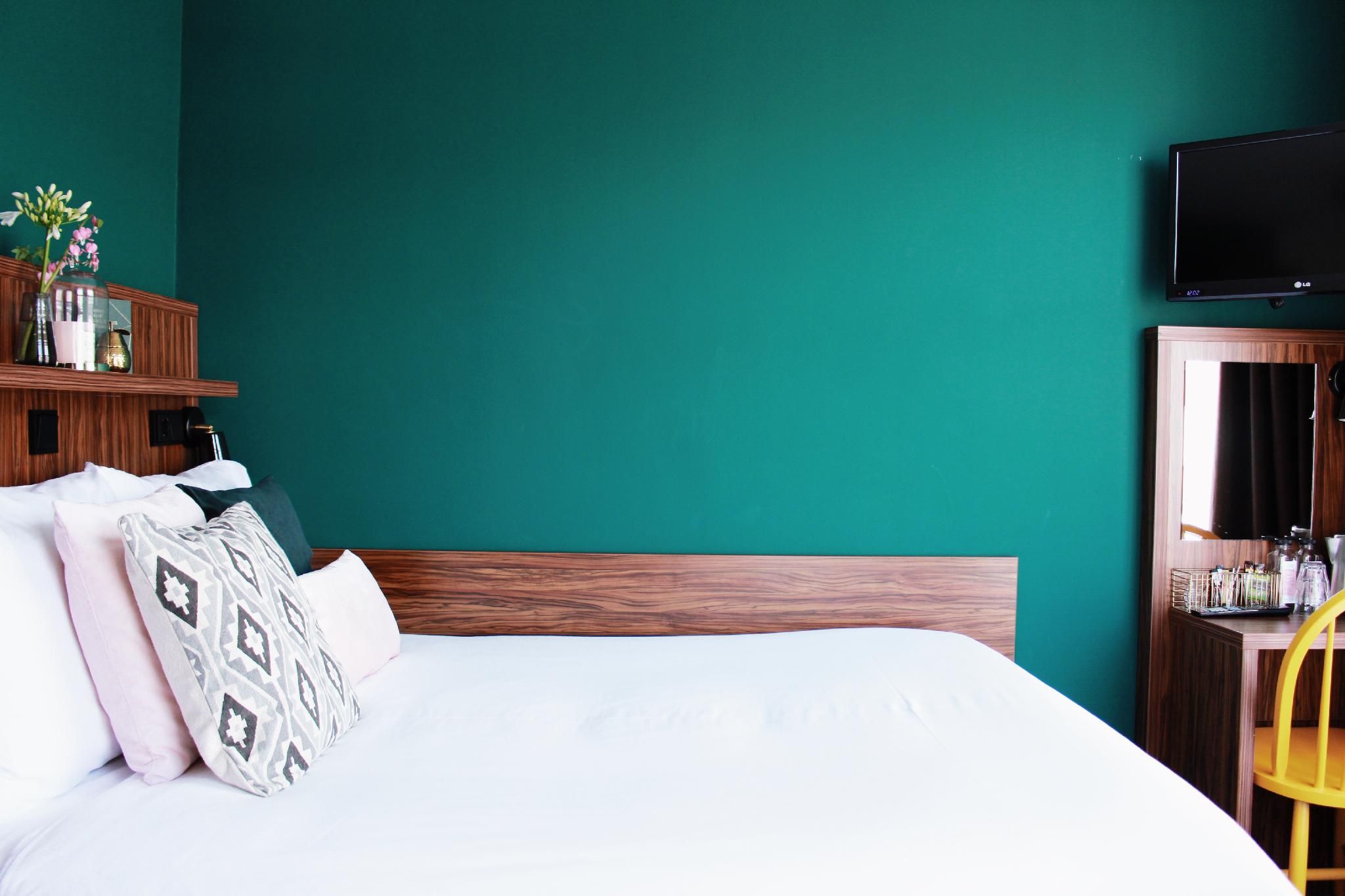 undefined Linden Hotel 8