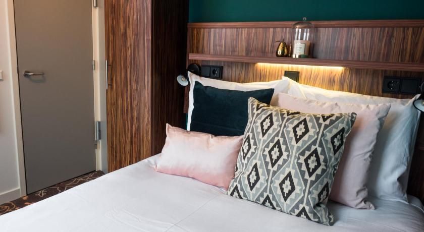 undefined Linden Hotel 6