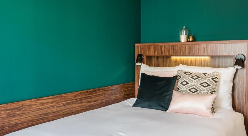 undefined Linden Hotel 4