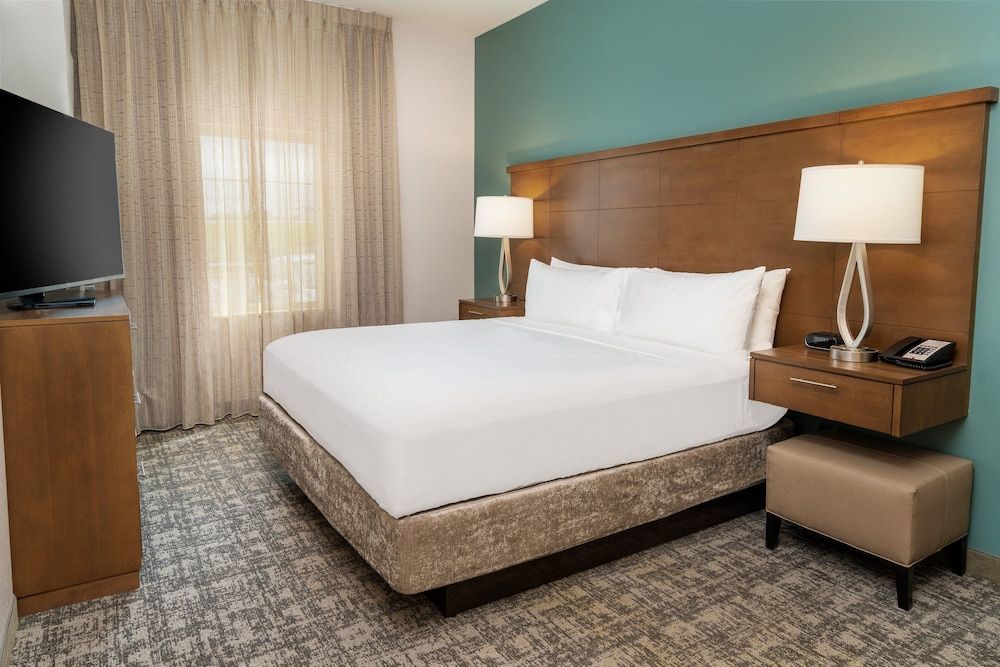 Studio Suite, 1 King Bed, Accessible, Kitchen