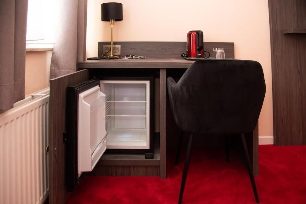 La Bourse Hotel Basic Double Room 8