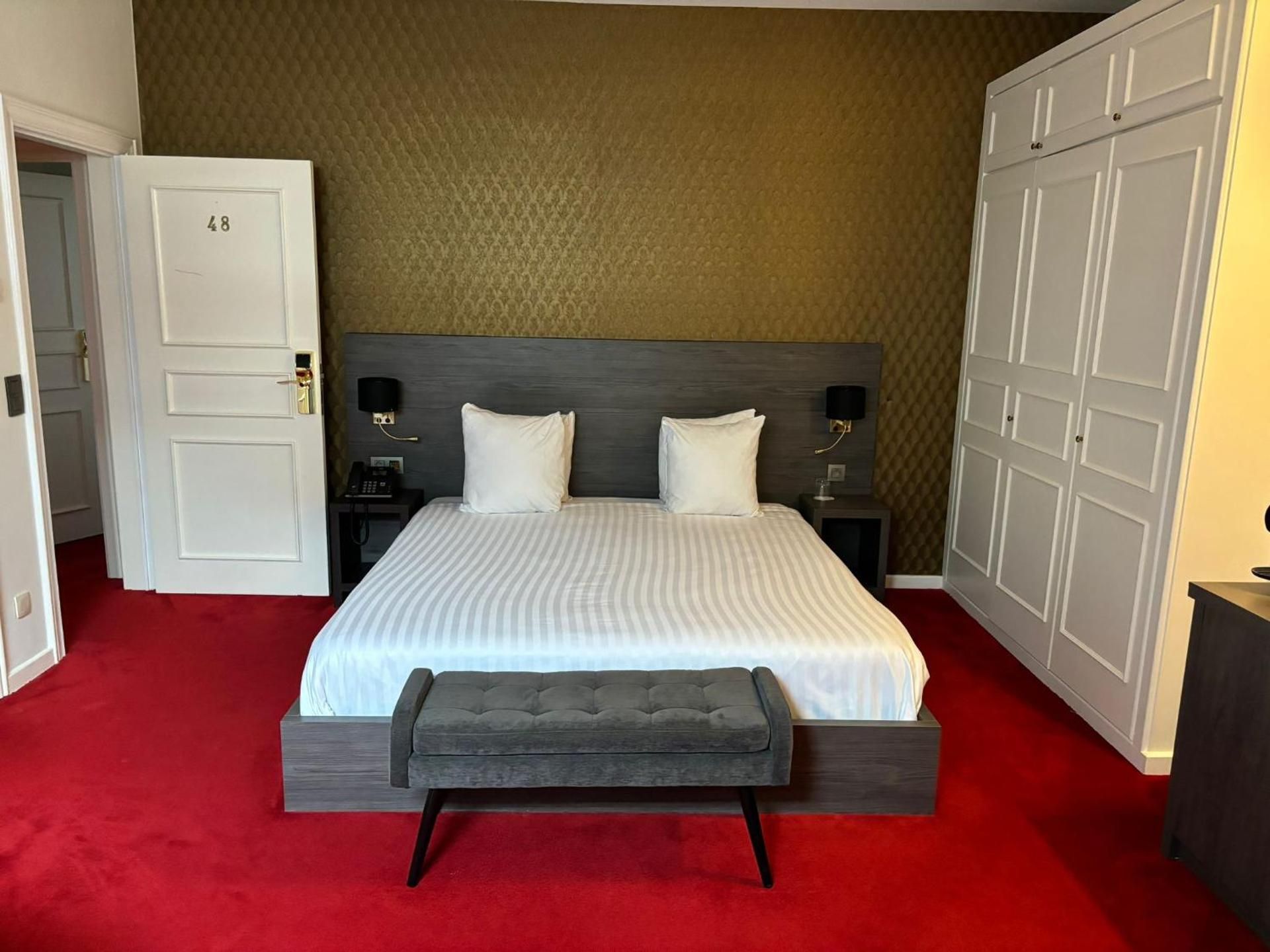 undefined La Bourse Hotel 6