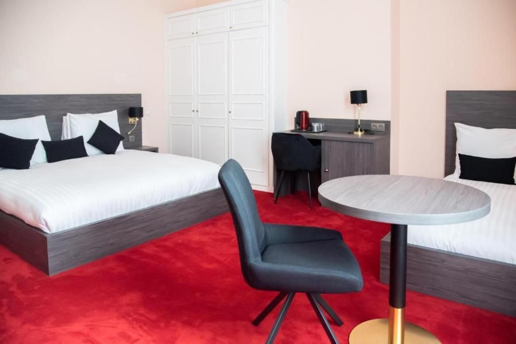 undefined La Bourse Hotel 5