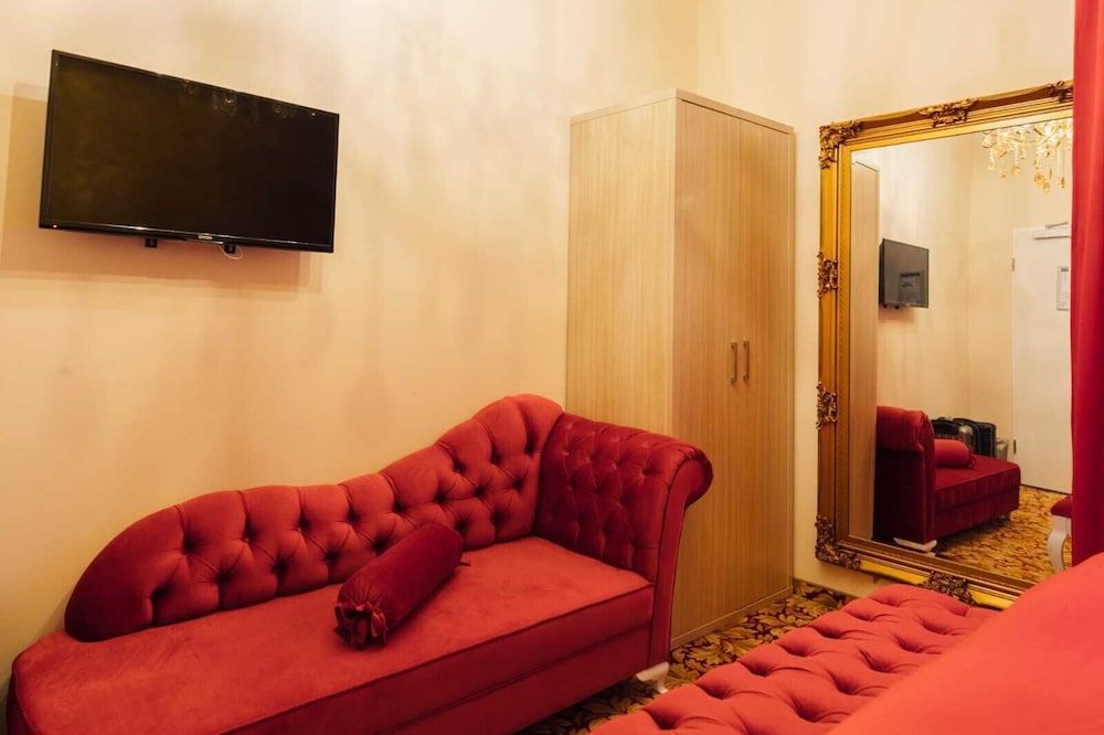 Hotel Hamburger Perle Honeymoon Deluxe Room 8