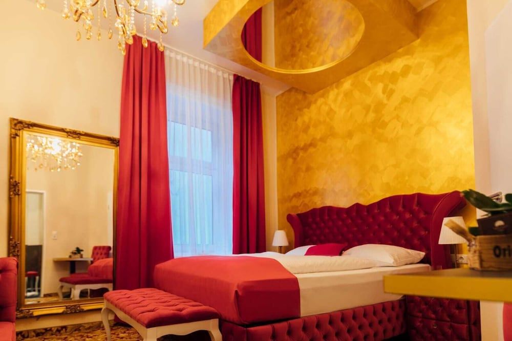 Hotel Hamburger Perle Honeymoon Deluxe Room 6