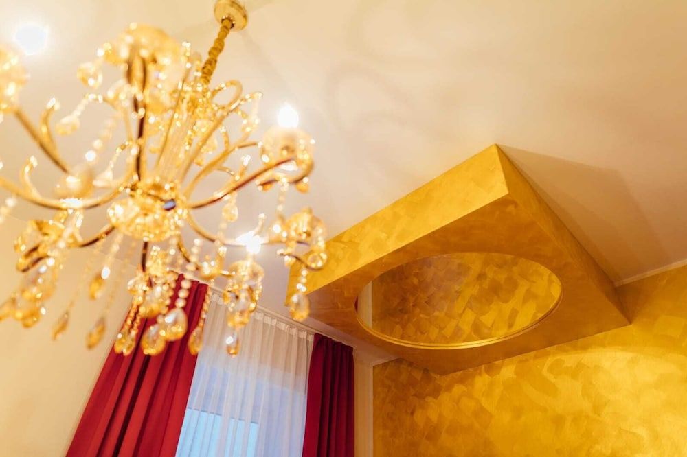 Hotel Hamburger Perle Honeymoon Deluxe Room 3