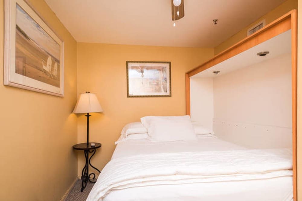 Casablanca Miami Beach Comfort Apartment, Multiple Beds, Non Smoking, Partial Sea View 2