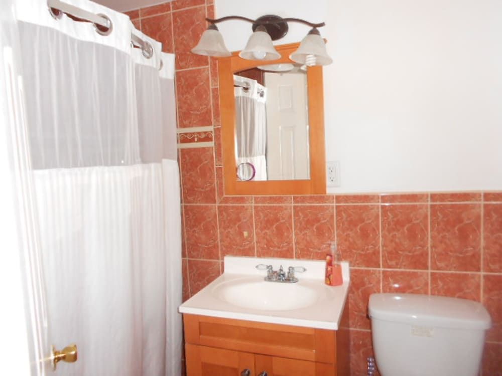 Casablanca Miami Beach Comfort Apartment, Multiple Beds, Non Smoking, Partial Sea View 3