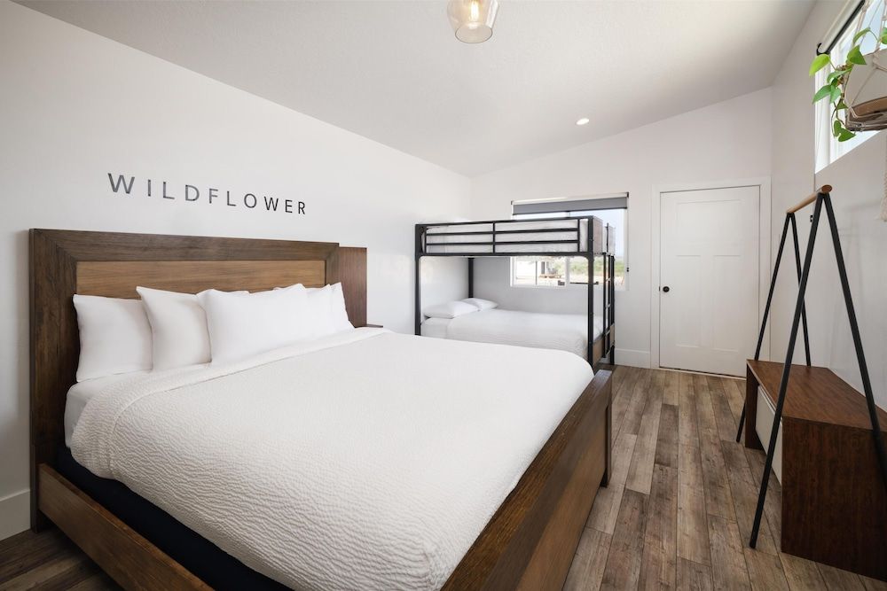 Bungalow King with Bunkbed