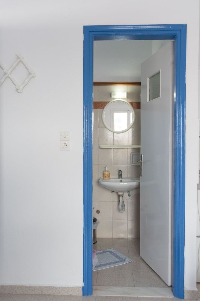 Letta Studios Standard Triple Room 4