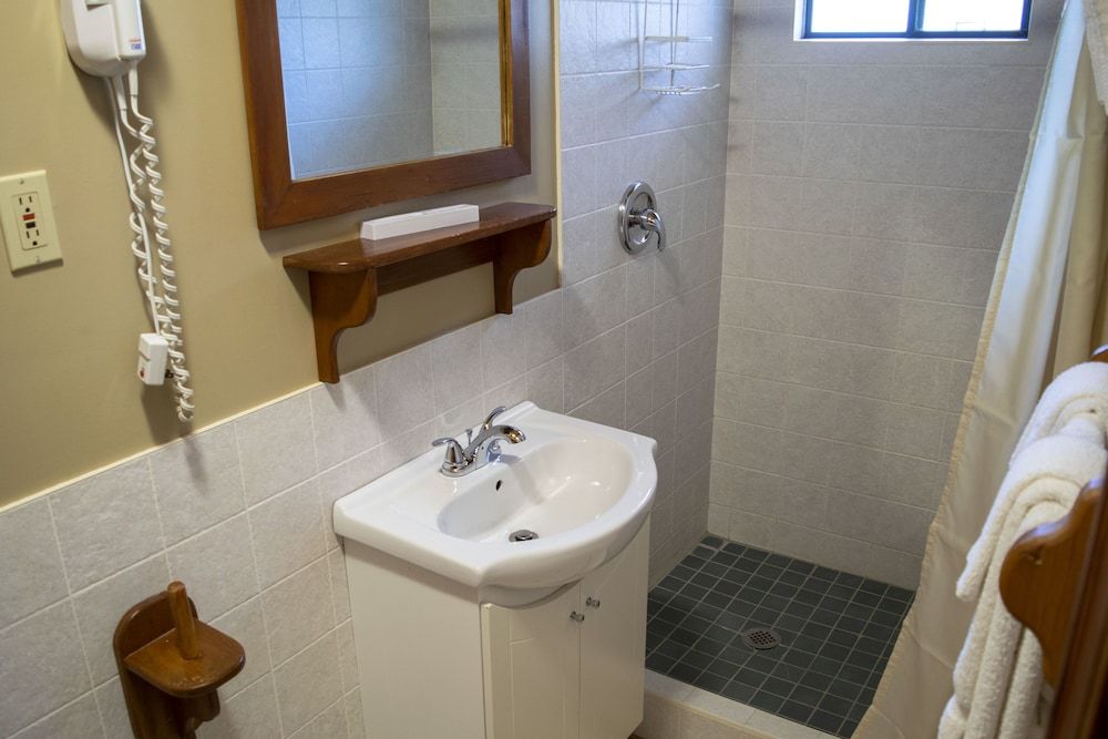 Crandell Mountain Lodge Classic Room, 1 King Bed 18