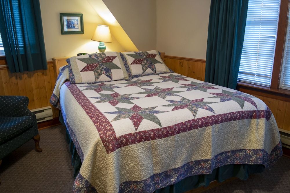 Crandell Mountain Lodge Suite, 1 King Bed 6