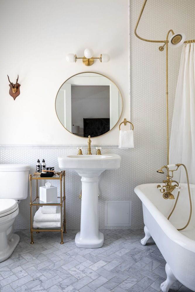 Holbrooke Hotel Deluxe Room, 1 King Bed (Purcell King) 4