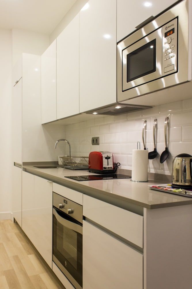 Arenal Suites Gran Vía Business Studio (8) 10