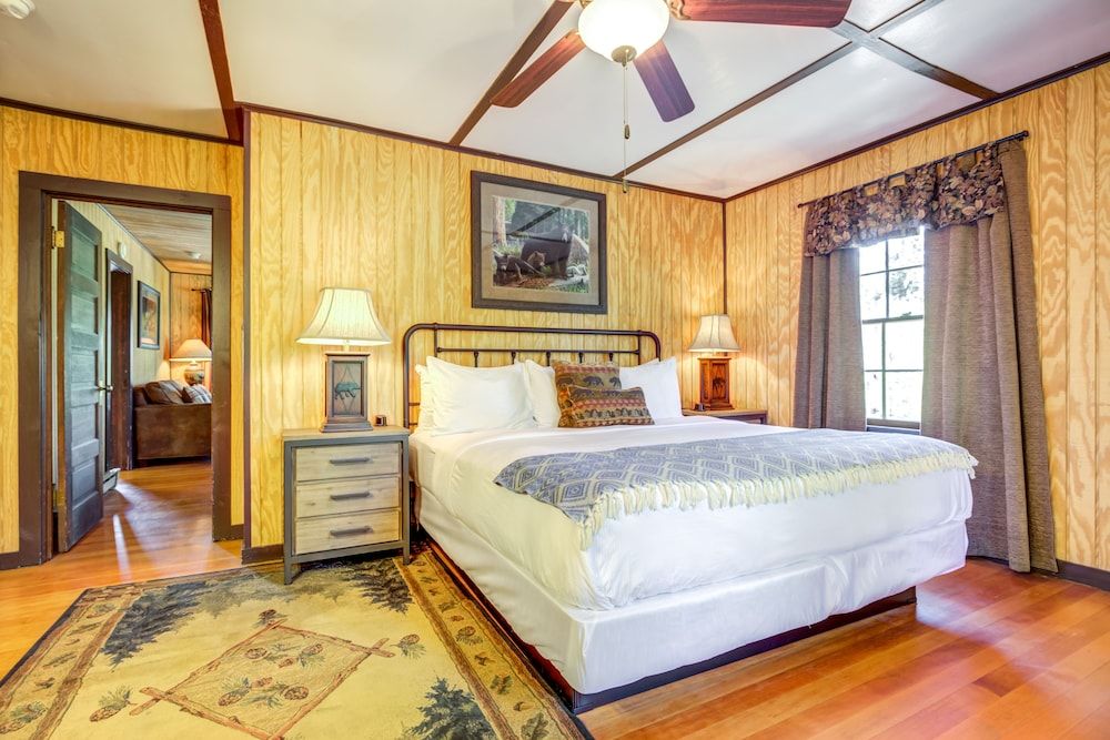 Ford Cabin – 3 bedroom with full kitchen
