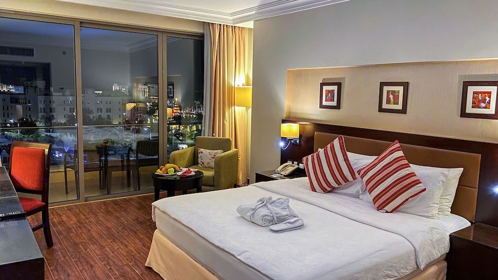 Oryx Aqaba Business Suite, 1 King Bed, Pool View 2