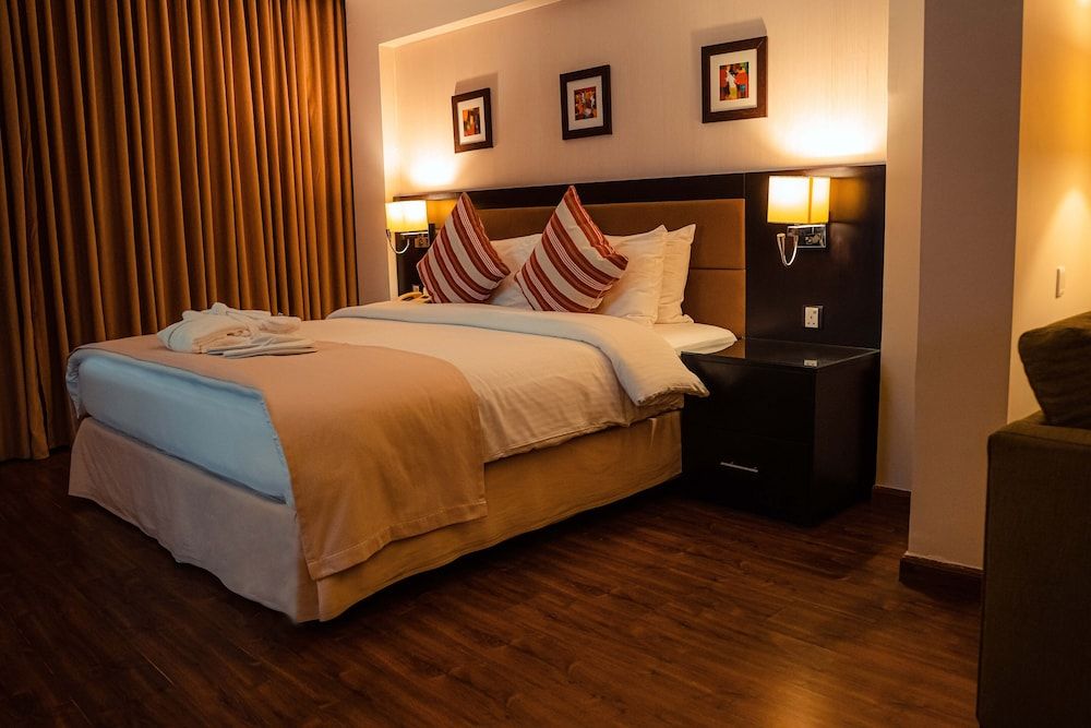 Oryx Aqaba Business Suite, 1 King Bed, Pool View 4