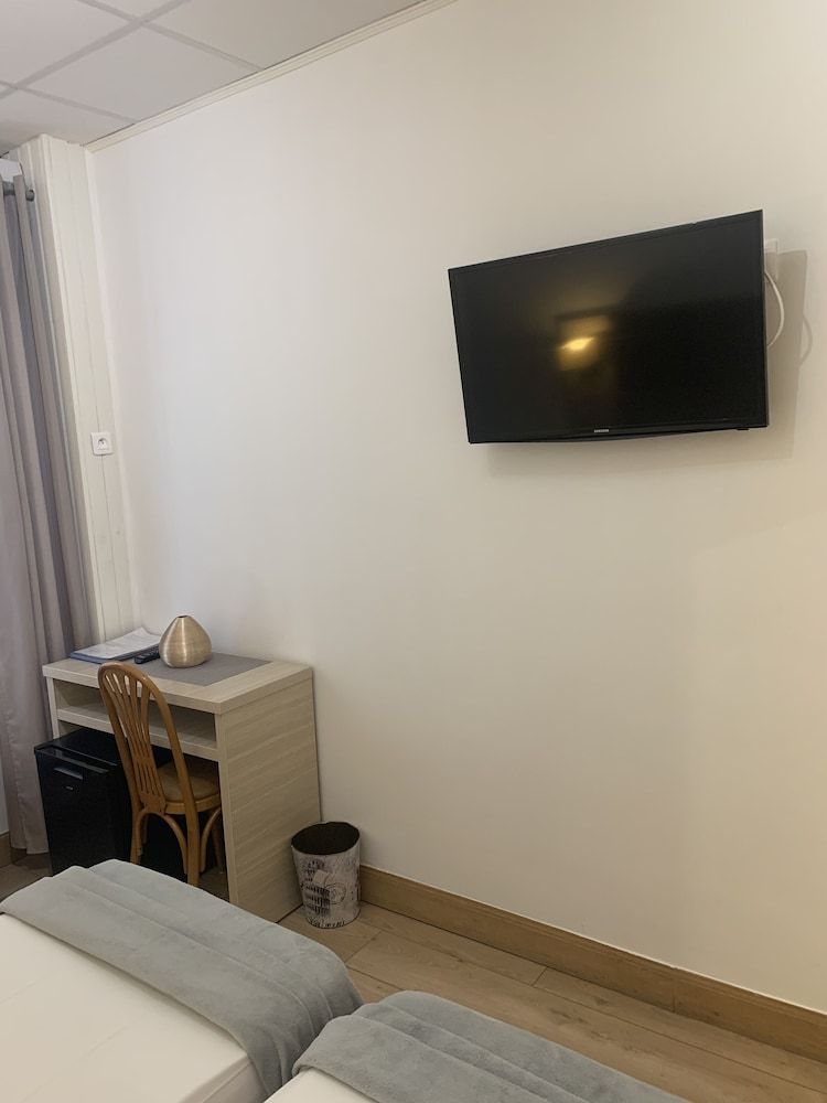 Hotel Lutetia Comfort Twin Room, 2 Twin Beds 12