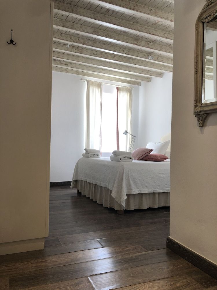 undefined La Maison Kalogera