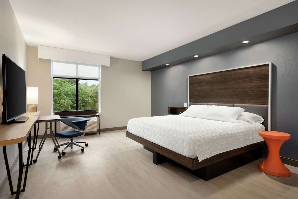 Room, 1 King Bed, Accessible (Hearing)