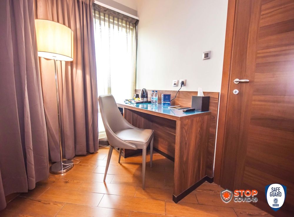 Hotel La Falaise Bonapriso Deluxe Suite 2