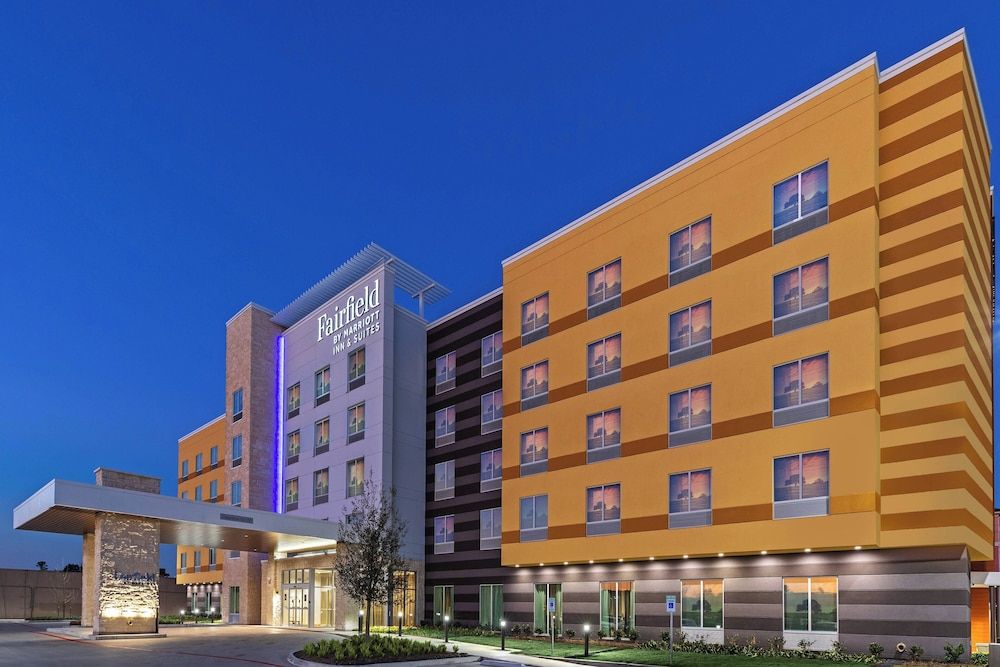 undefined Fairfield Inn & Suites Houston Memorial City Area 4