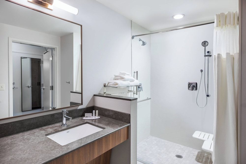 undefined Fairfield Inn & Suites Houston Memorial City Area 9