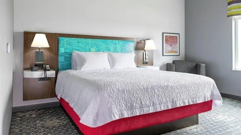 Room, 1 King Bed, Microwave