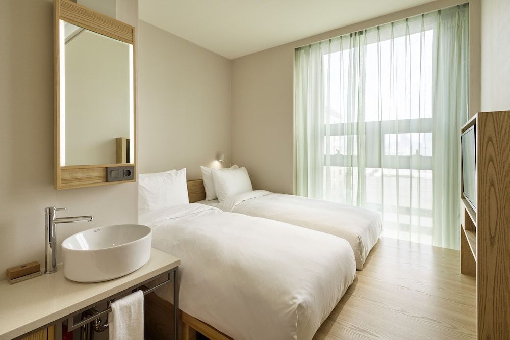 Anteroom Seoul Studio Twin Room 3